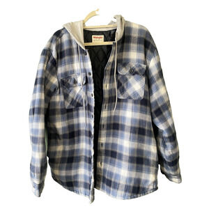 Wrangler Jacket Mens Large Blue Plaid Hooded Quilted Lined Flannel Snap Buttons